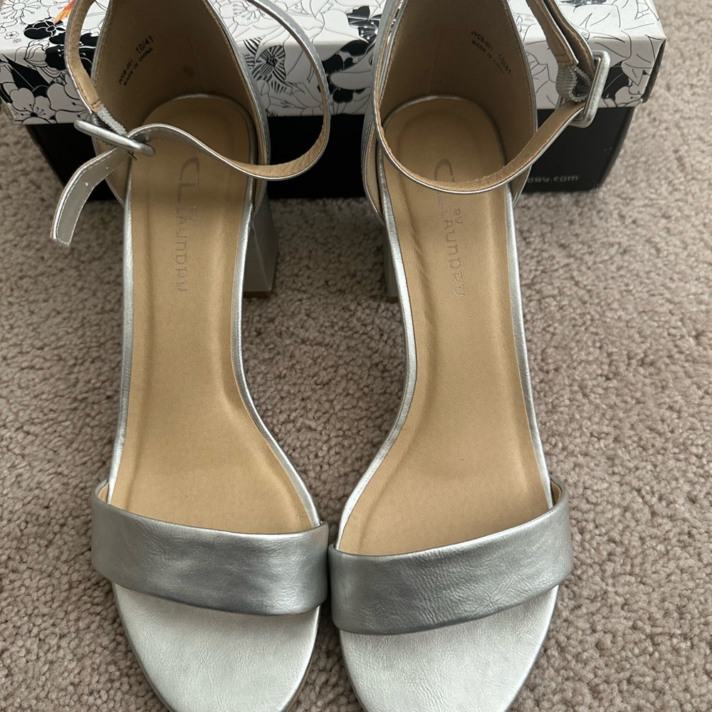 CL by Laundry Jody Silver Sandal Block Heel
